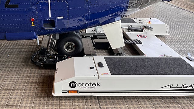 Mototok Alligator clamps an Eurocopter AS 332