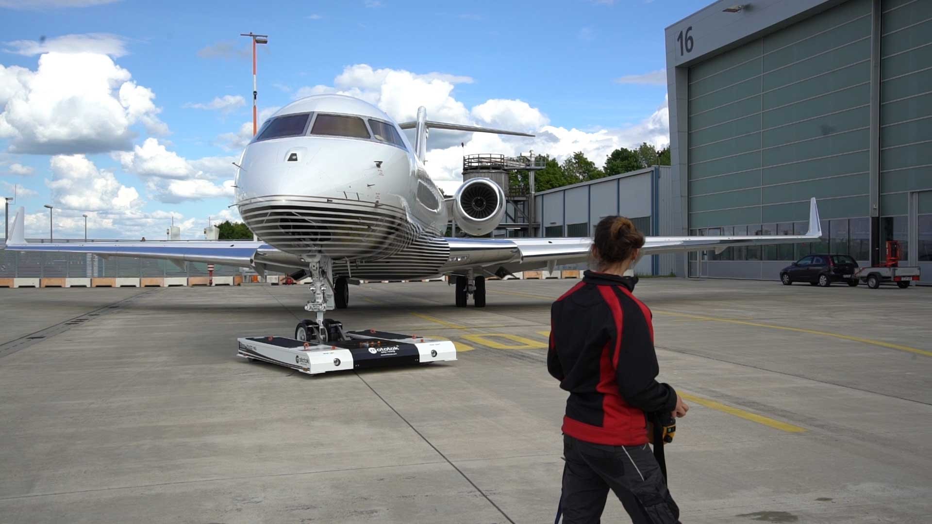 Mototok TWIN 7500NG with a Global 6000.