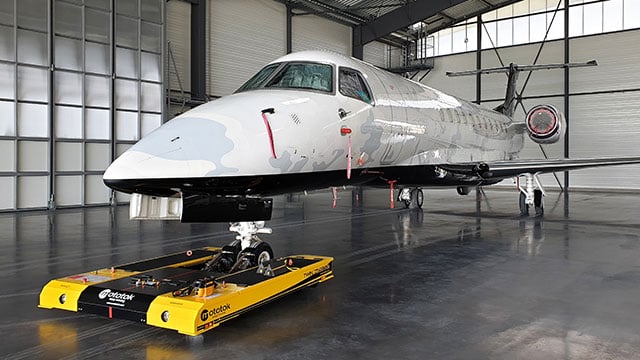 Mototok TWIN 7500NG with an Embraer Legacy 650