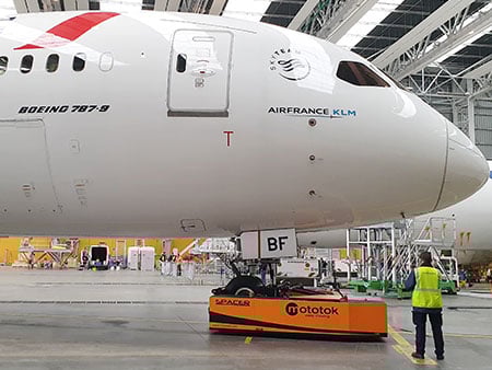 Boeing-787-9-Hangar-Spacer200-450