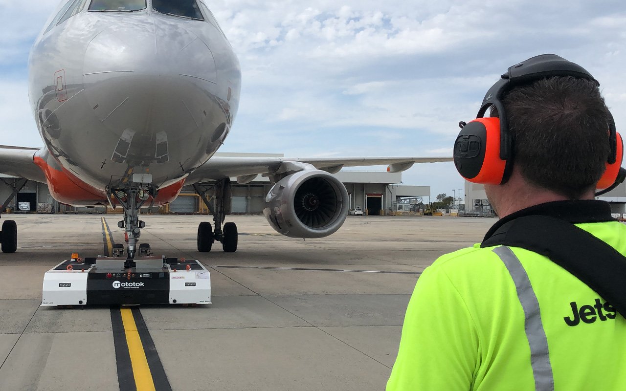 Mototok Aircraft Tugs Electric, Towbarless, RemoteControlled