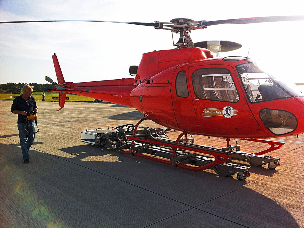 Mototok Helimo carries an Eurocopter AS350 Ecureuil