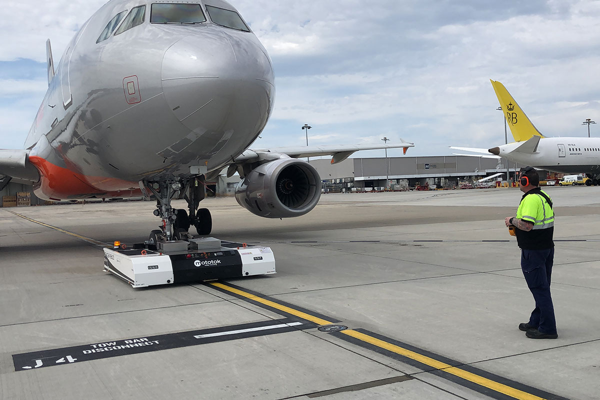 SPACER 8600 – Pushback at Melbourne Airport