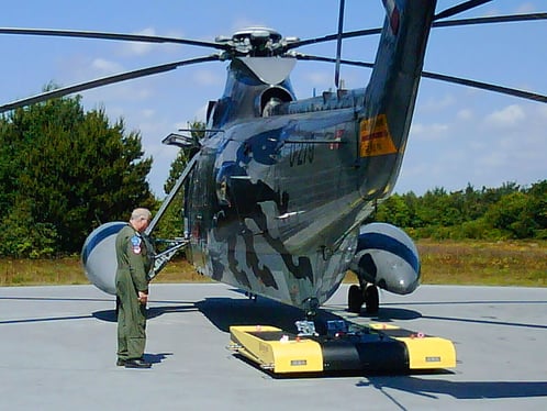 Even this unusual Design of a Sikorsky Sea King is no problem for the TWIN