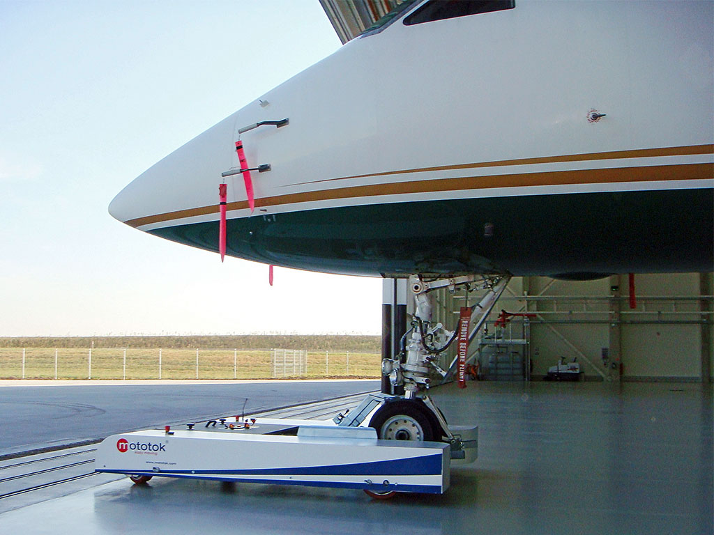 TWIN tows a Gulfstream out of the hangar