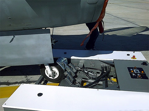 m528-f16-falcon-detail-001_small.jpg