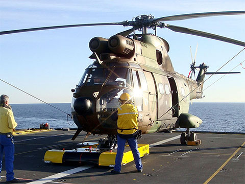 twin-eurocopter-as-332-super-puma.001_small.jpg