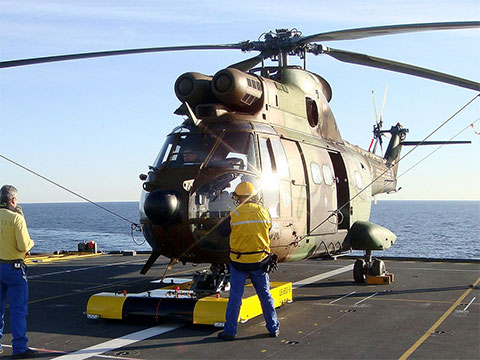 TWIN on an aircraft carrier with an Eurocopter AS 332 Super Puma