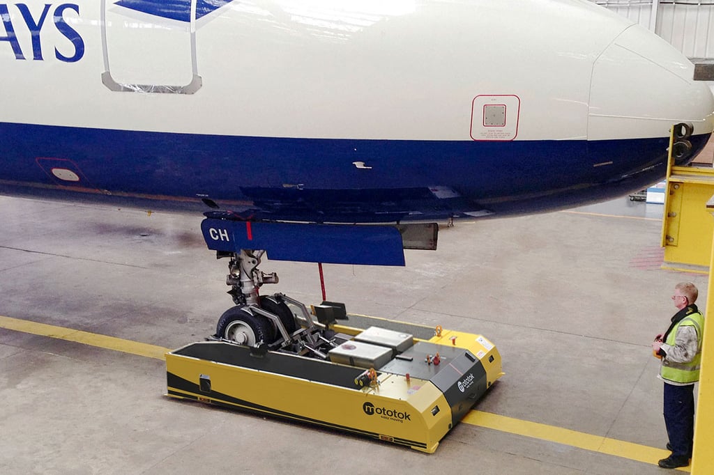 SPACER parks Aircraft directly against the hangar's wall – safe hangar space in your operations