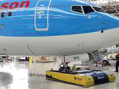 SPACER 8600 in Hangar-Operation with a Boeing 737