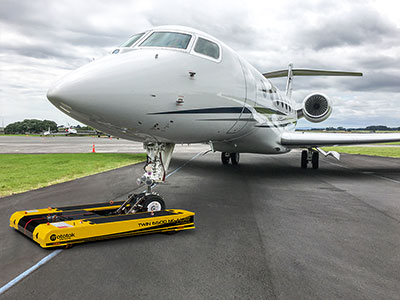 TWIN NG tows a Gulfstream