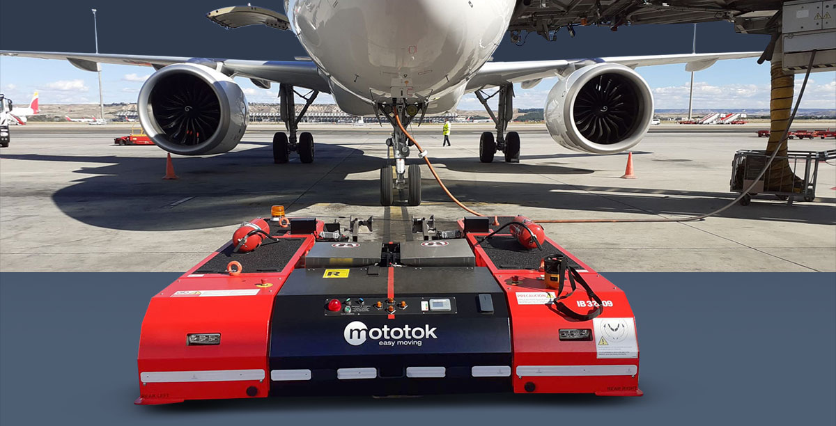 Mototok SPACER 8600PB with an Airbus A220-300 · Field of Application: Pushback